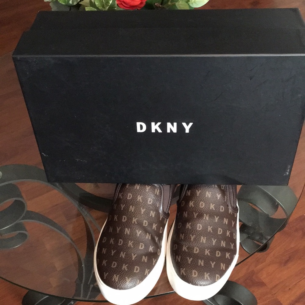 DKNY BESS Slip-on sneakers in Brown